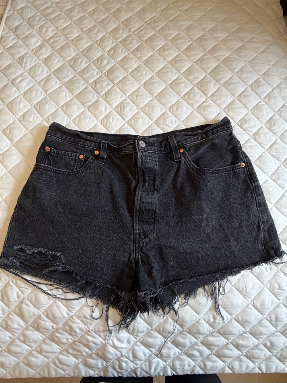 90s/Y2K Levi's 501 Black Distressed Denim Cutoff Shorts 34 in/size 14